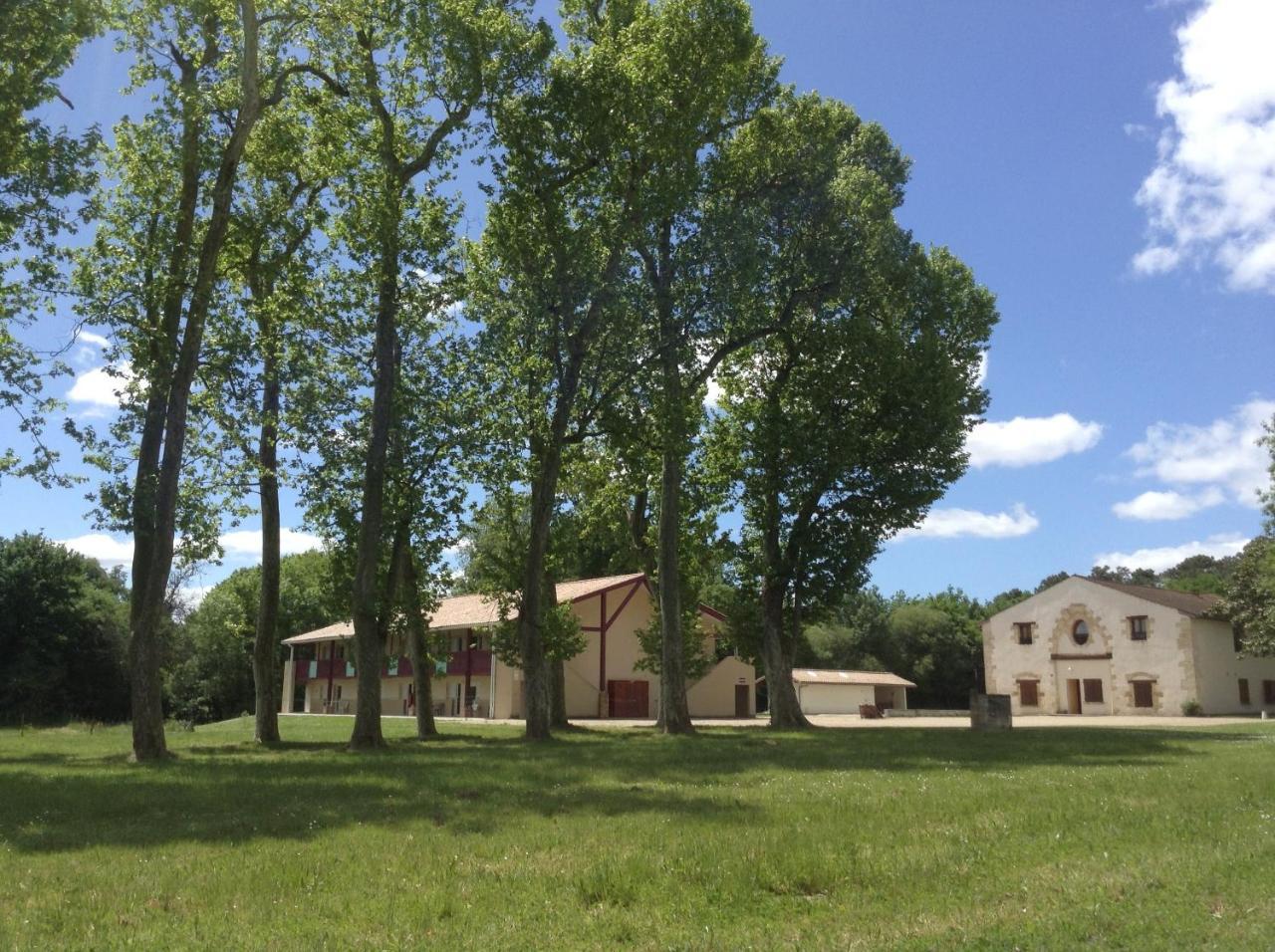 Village Vacances Chateau Moulerens Gradignan Exterior foto